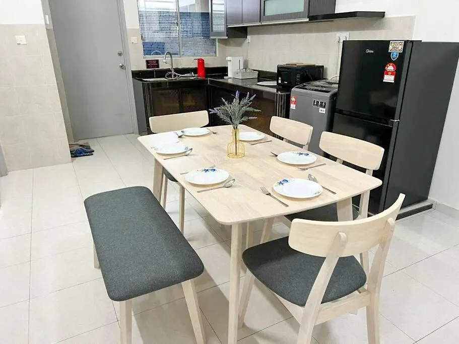Bukit Indah 9-11 Pax 5Min To Aeon Apartment Johor Bahru 0*,  Malaysia